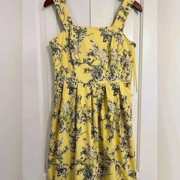 Alex Marie Whitney Pleated Yellow Floral Dress perfect for Easter - Picture 4 of 11